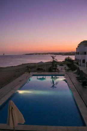 Adrenalin Beach Lodge